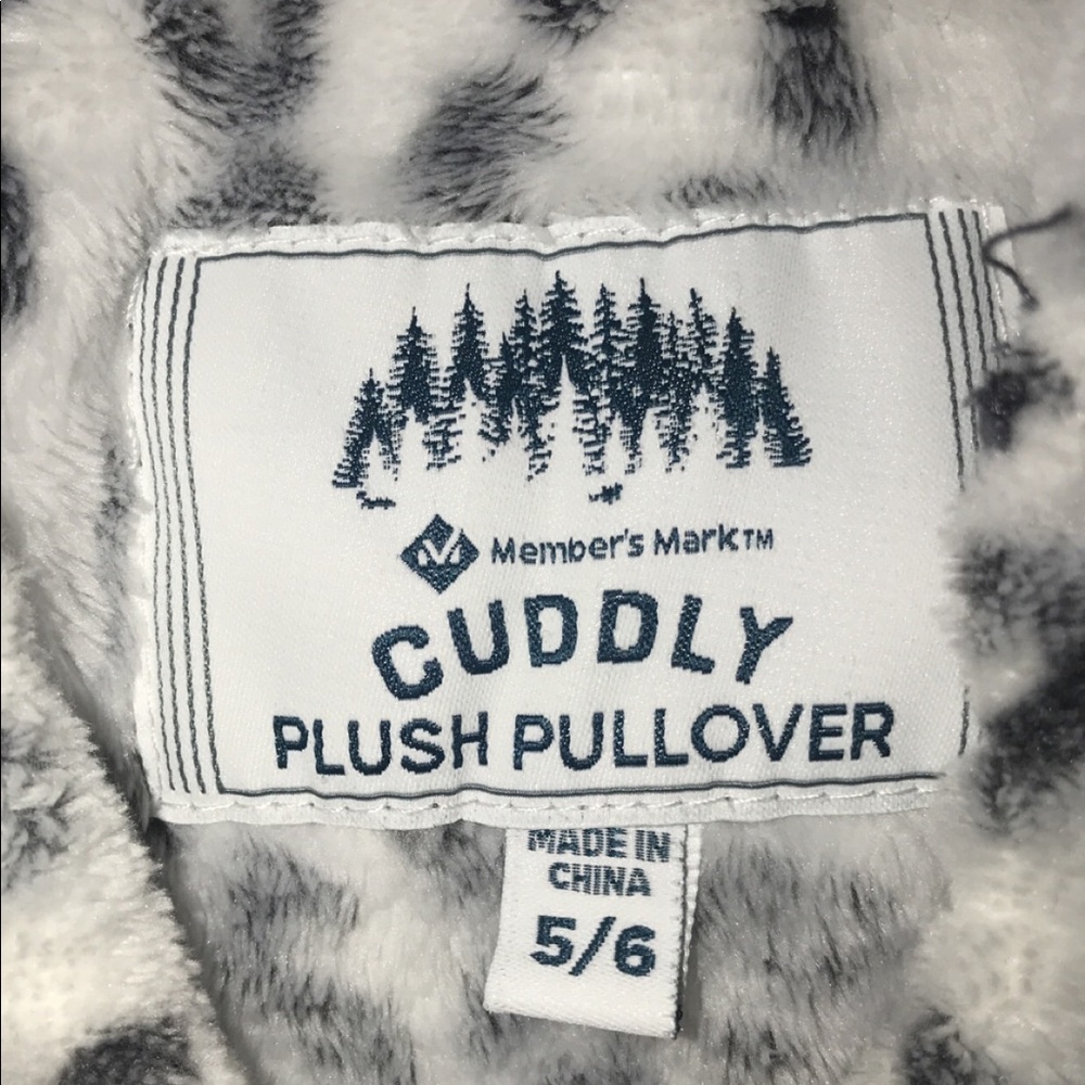 Kids size 5/6  snow leopard plush hoodie